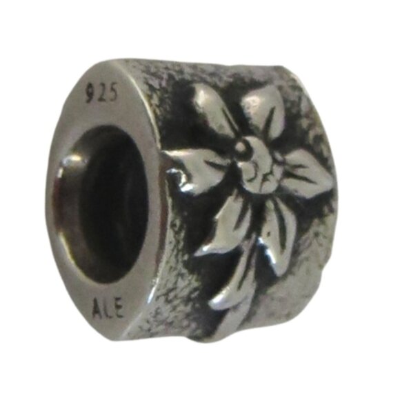 Pandora Vintage Poinsettia Christmas Flower SS .925 Charm 790213 - Picture 2 of 6